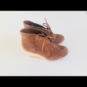 Mia suede wedge boots great condition